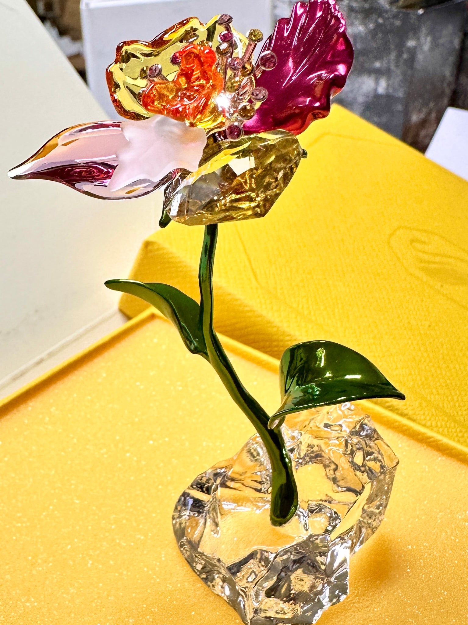 Swarovski 5639883 Crystal Idyllia Flower Small Figurine new in box