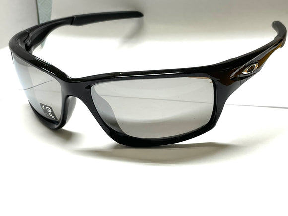 OAKLEY canteen sunglasses black polished frame HD polarized lens